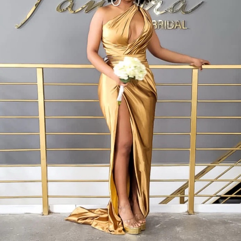 Pantora Bridal “Jessica” Gold Gown – Size 6 – NWOT